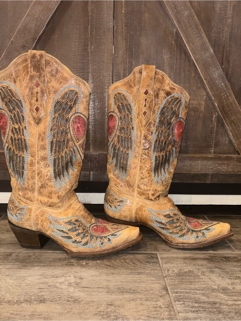 Women’s Tan Embroidered Heeled Cowboy Boots - Red Heart Detail - Picture 2 of 3
